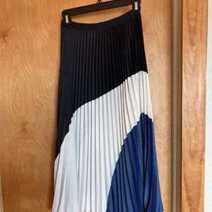 H & M color block pleated skirt